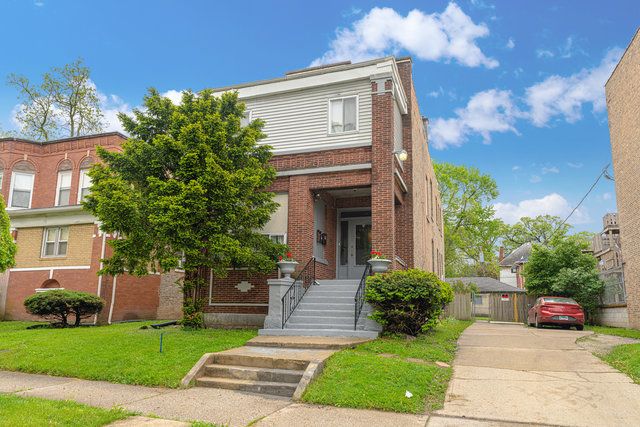 $249,900 | 98 West 15th Street | Chicago Heights