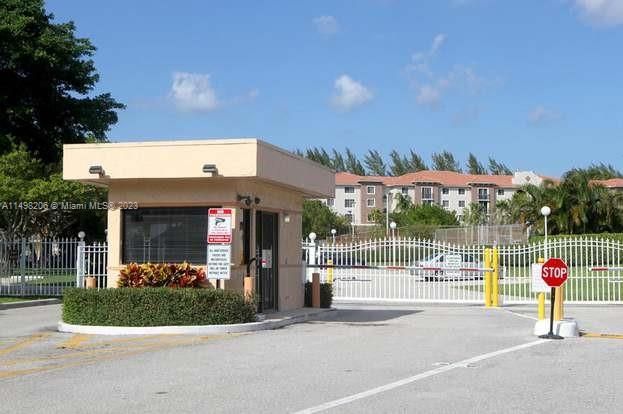 $170,000 | 480 Executive Center Drive, Unit 4L | West Palm Beach