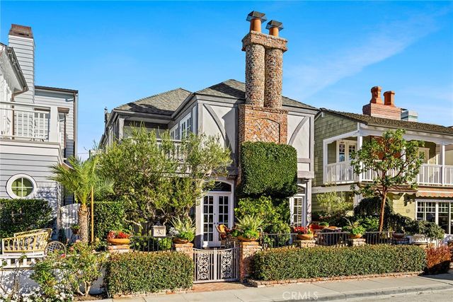 $4,495,000 | 316 Diamond Avenue | Balboa Island