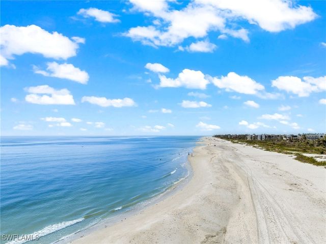 $929,000 | 845 East Gulf Drive, Unit 121 | East End Sanibel