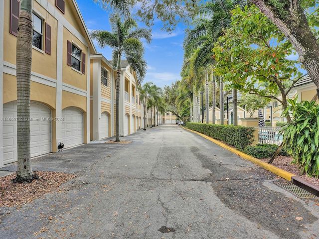 $499,000 | 511 Southwest 18th Avenue, Unit 6 | Riverside Park