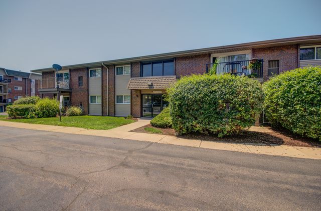 $1,975 | 4428 Beau Monde Drive, Unit 101 | Lisle