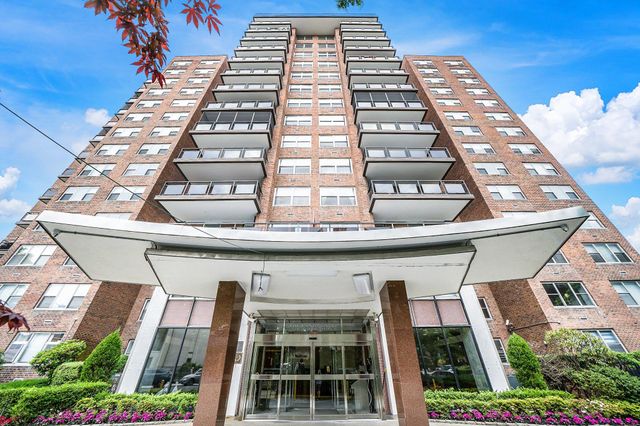 $460,000 | 70-20 108th Street, Unit 6A | Forest Hills