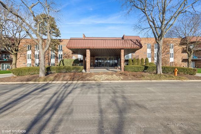 $225,000 | 1121 West Ogden Avenue, Unit 353 | Naperville