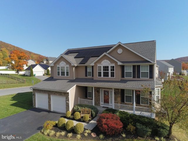 $489,900 | 1237 Upland Drive | Greene Township - Franklin County