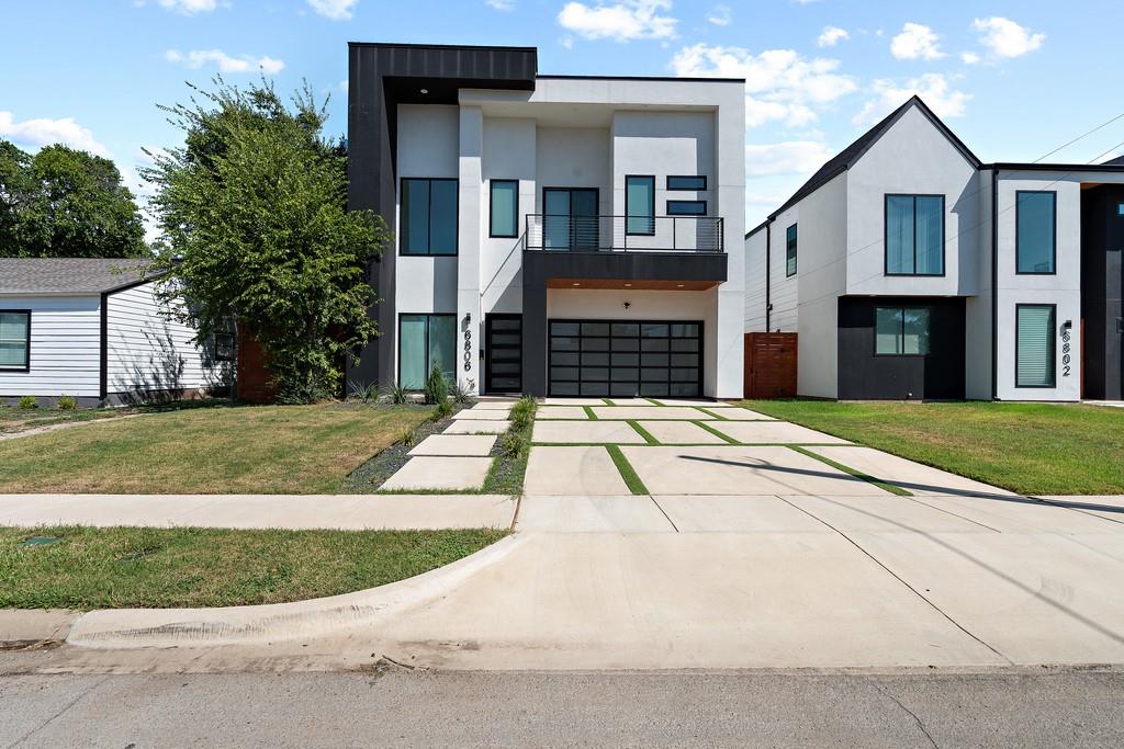 a view of a house with entertaining space