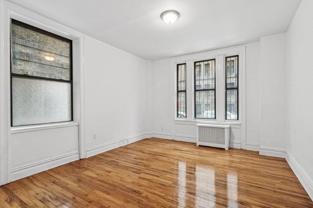 $4,000 | 347 West 55th Street, Unit 1B | Hell's Kitchen