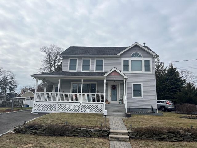 $599,990 | 491 Pecan Street | Lindenhurst