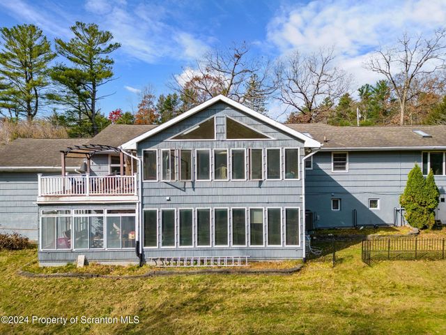 $589,900 | 998 East Parkway Road | Bear Creek Township - Luzerne County