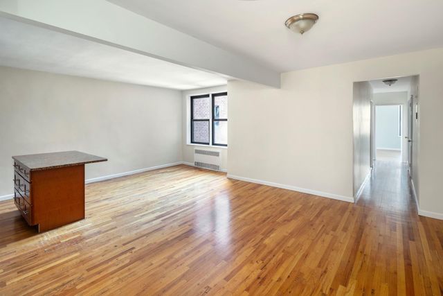 $2,995 | 160 Ocean Parkway, Unit 4F | Kensington