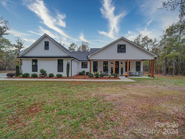 $875,000 | 242 South Oak Ridge Road | Red Cross