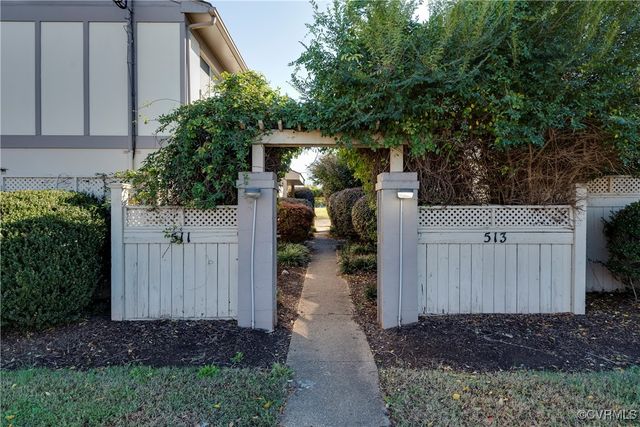 $175,000 | 511 South Harrison Street, Unit D | Hollywood Cemetery