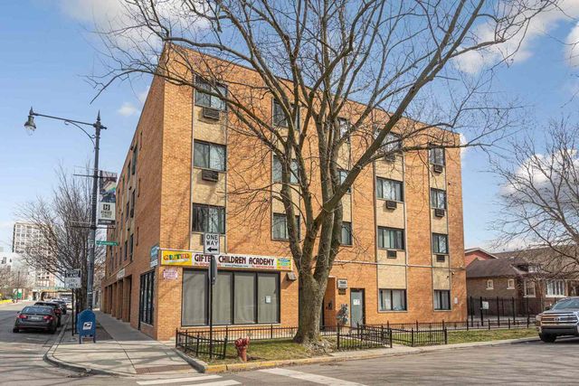 $1,950 | 7545 North Winchester Avenue, Unit 302 | East Rogers Park