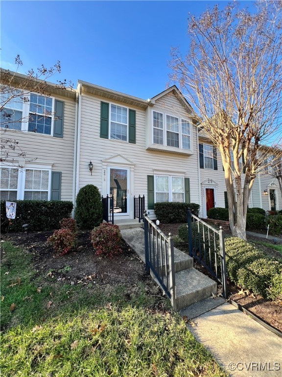 View of townhome / multi-family property