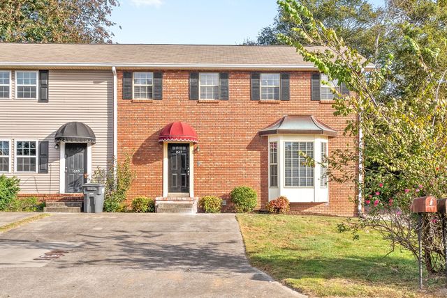 $209,900 | 1647 Baltimore Drive | Knollwood Hills