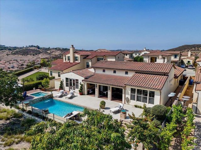 $2,850,000 | 15617 South Chevy Chase | Del Sur