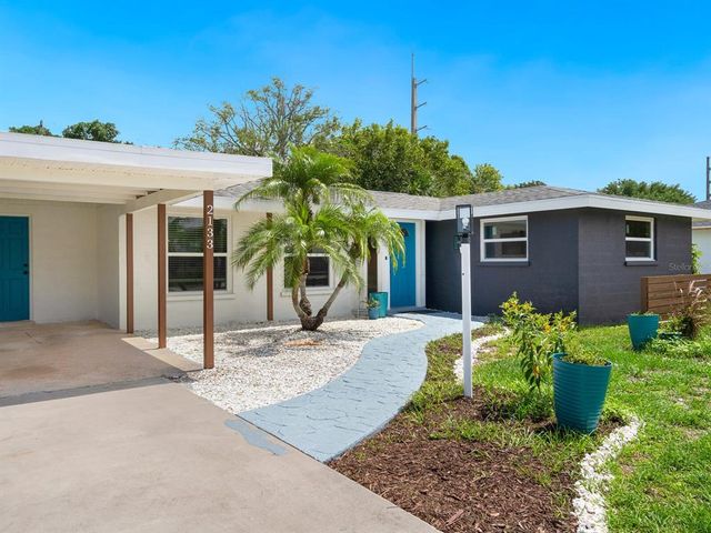 $465,000 | 2133 Fiesta Drive | South Sarasota