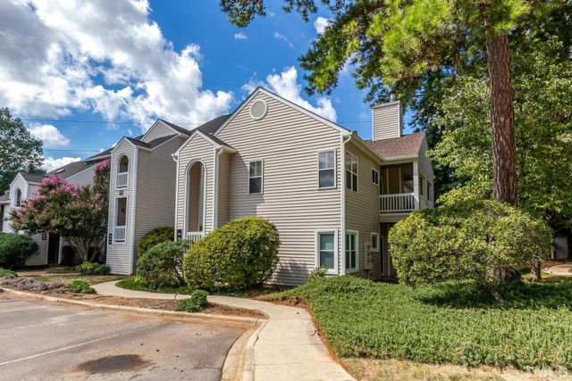 $1,695 | 6020 Winterpointe Lane, Unit 102 | Cary Towne Center