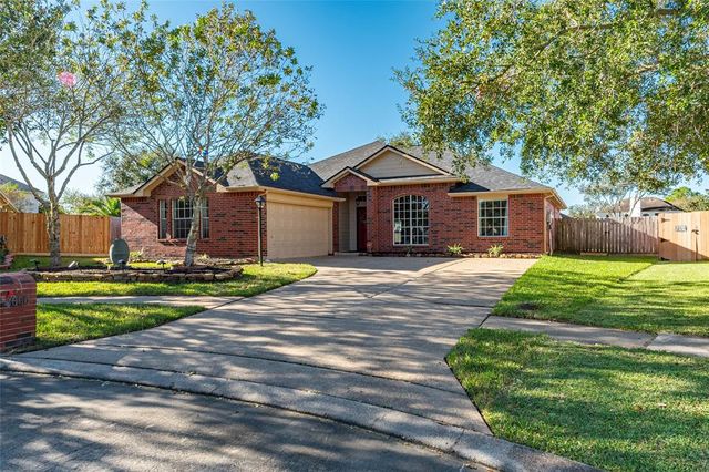 $319,900 | 3006 Valky Drive | Bay Colony