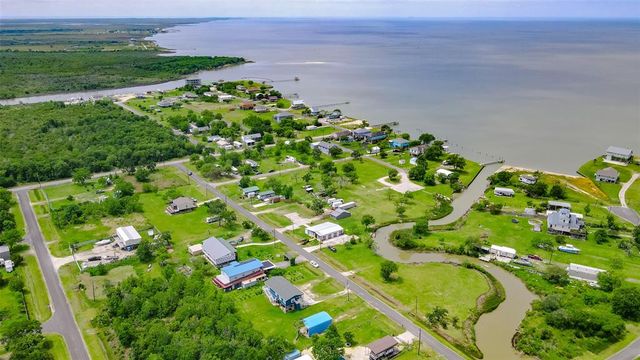 $340,000 | 208 Spence Street | Oak Island