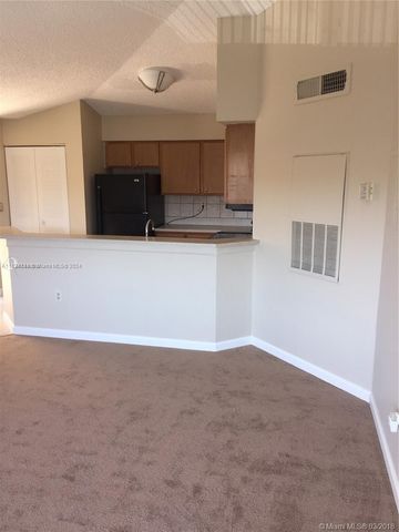 $1,600 | 2445 Southwest 18th Terrace, Unit 112 | River Oaks