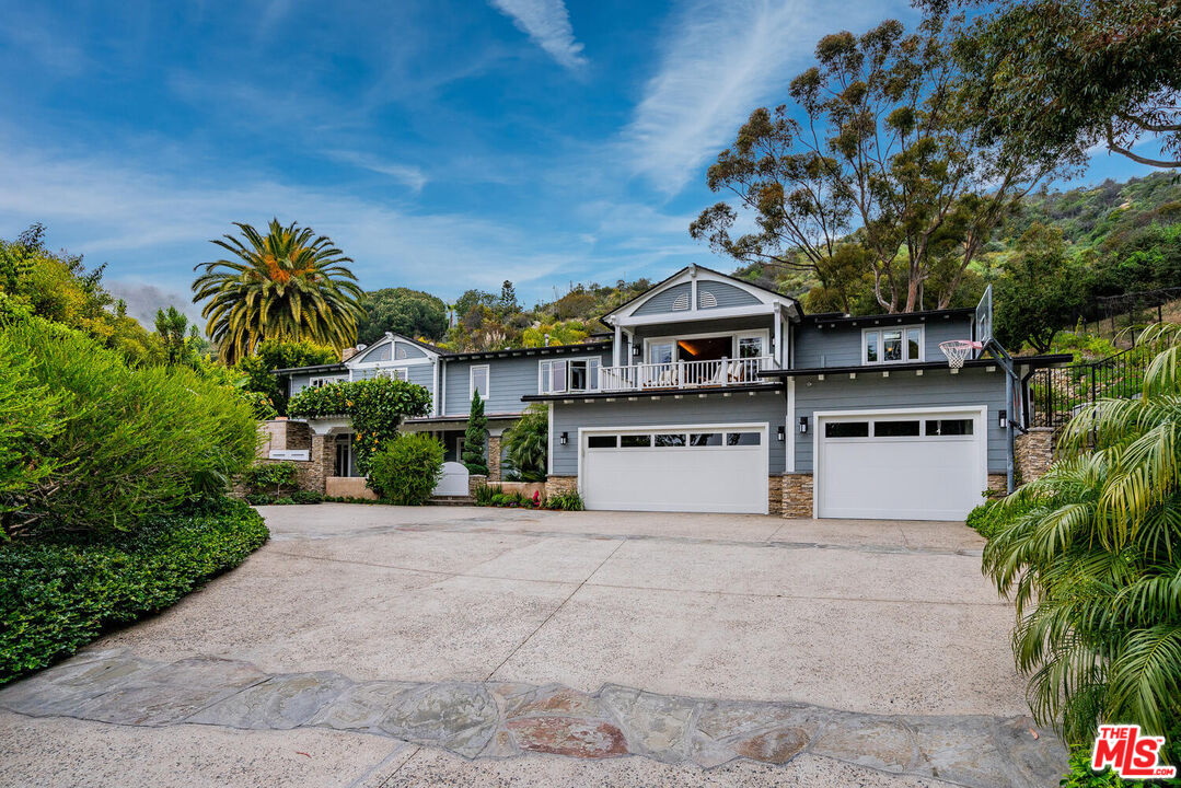 17965 Surfview Lane, Pacific Palisades, CA 90272