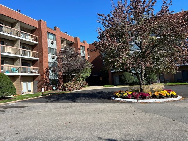 $2,650 | 4975 Washington Street, Unit 114 | West Roxbury