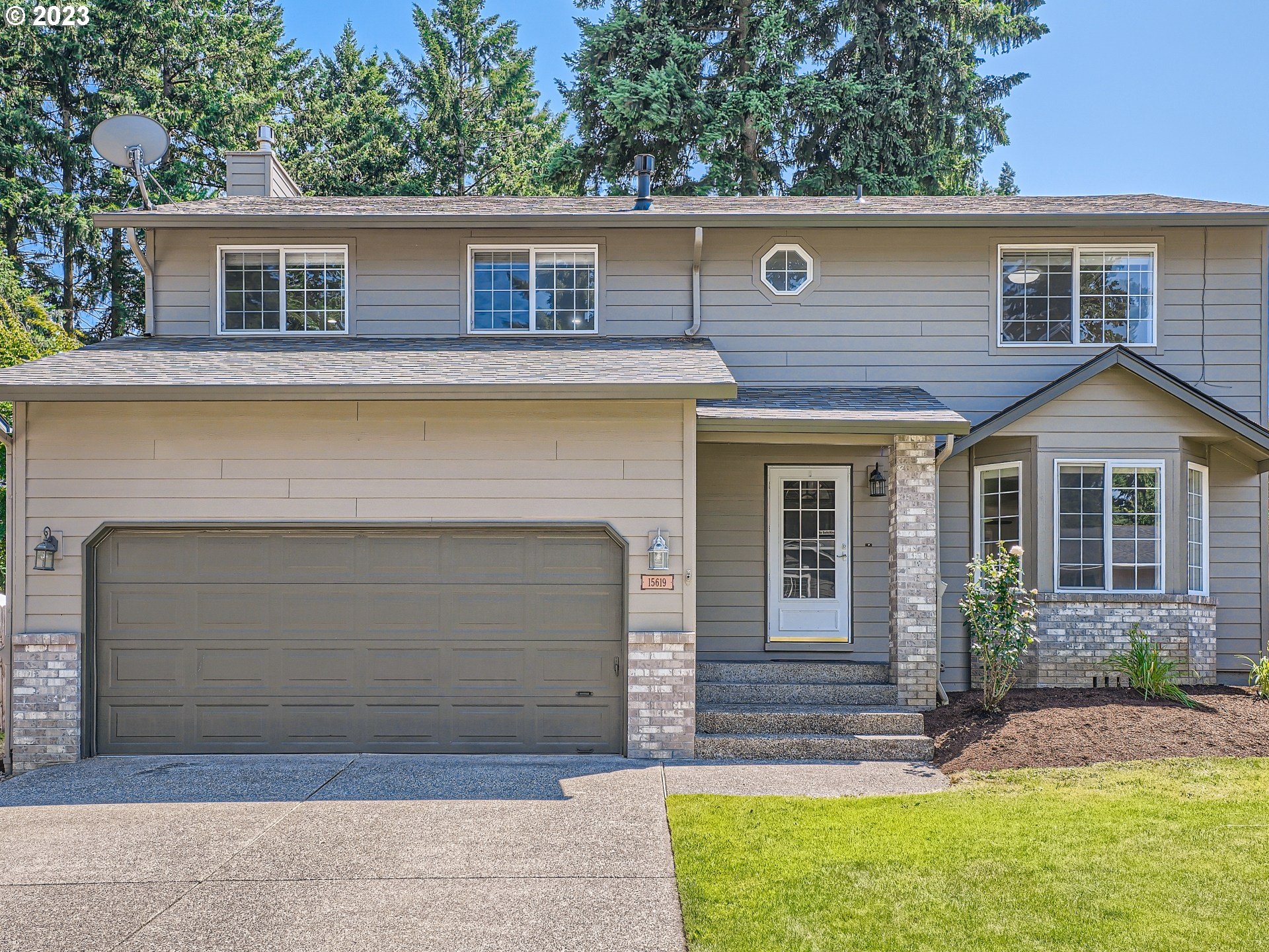 a front view of house with yard