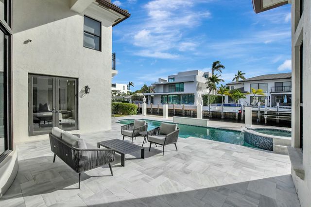 $5,995,000 | 530 Phillips Drive | Southeast Boca Raton