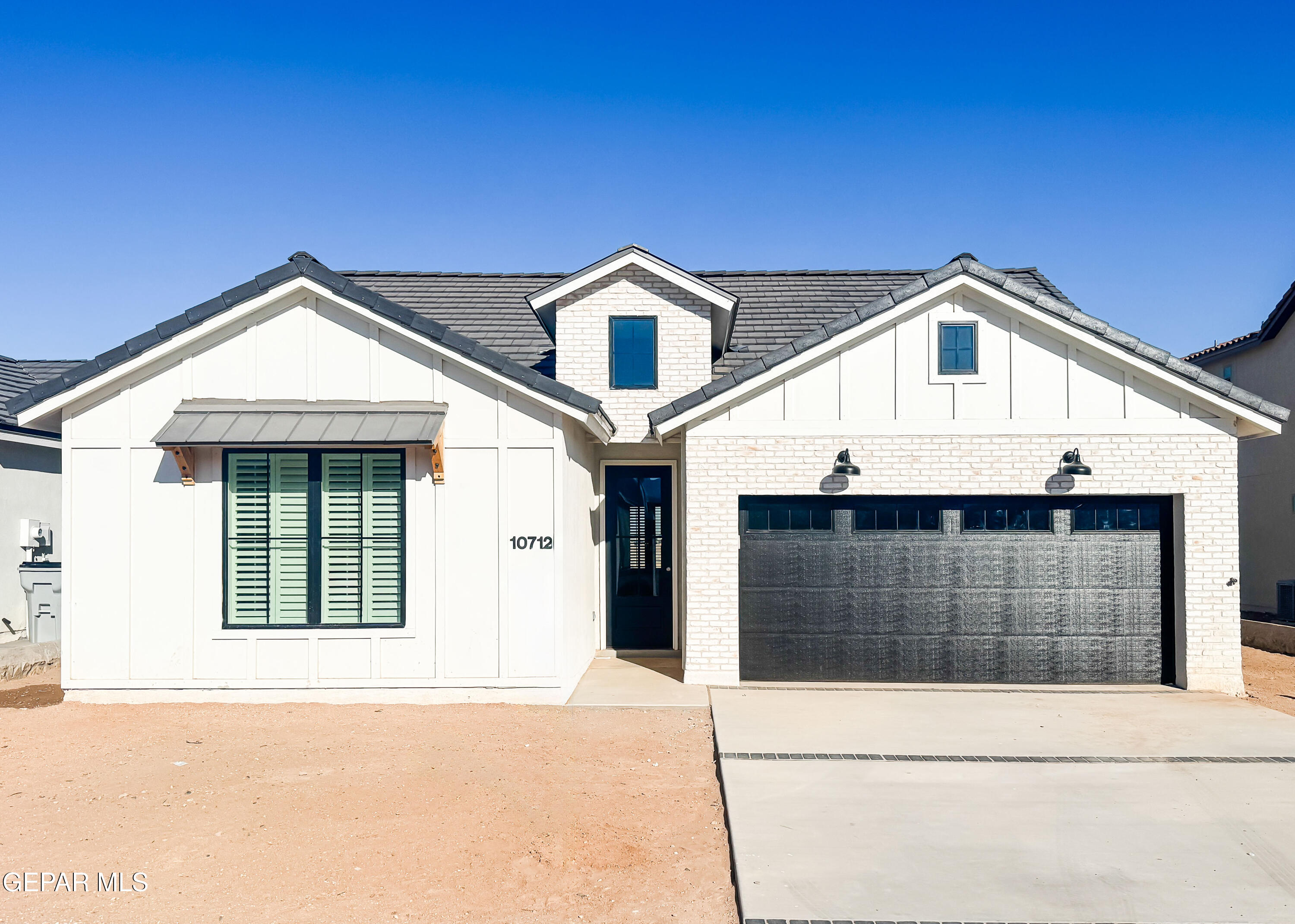 a house view with a outdoor space