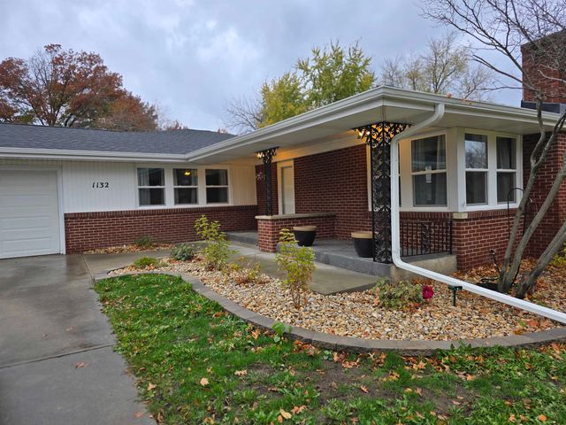 $2,600 | 1132 Prestwick Parkway | Northeast Rockford