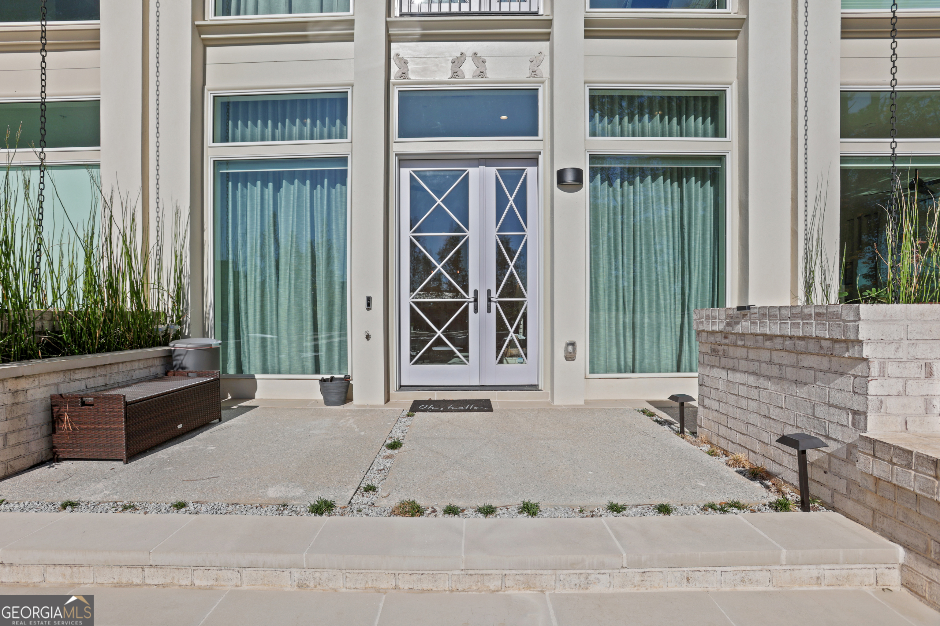 a view of entrance front of the house