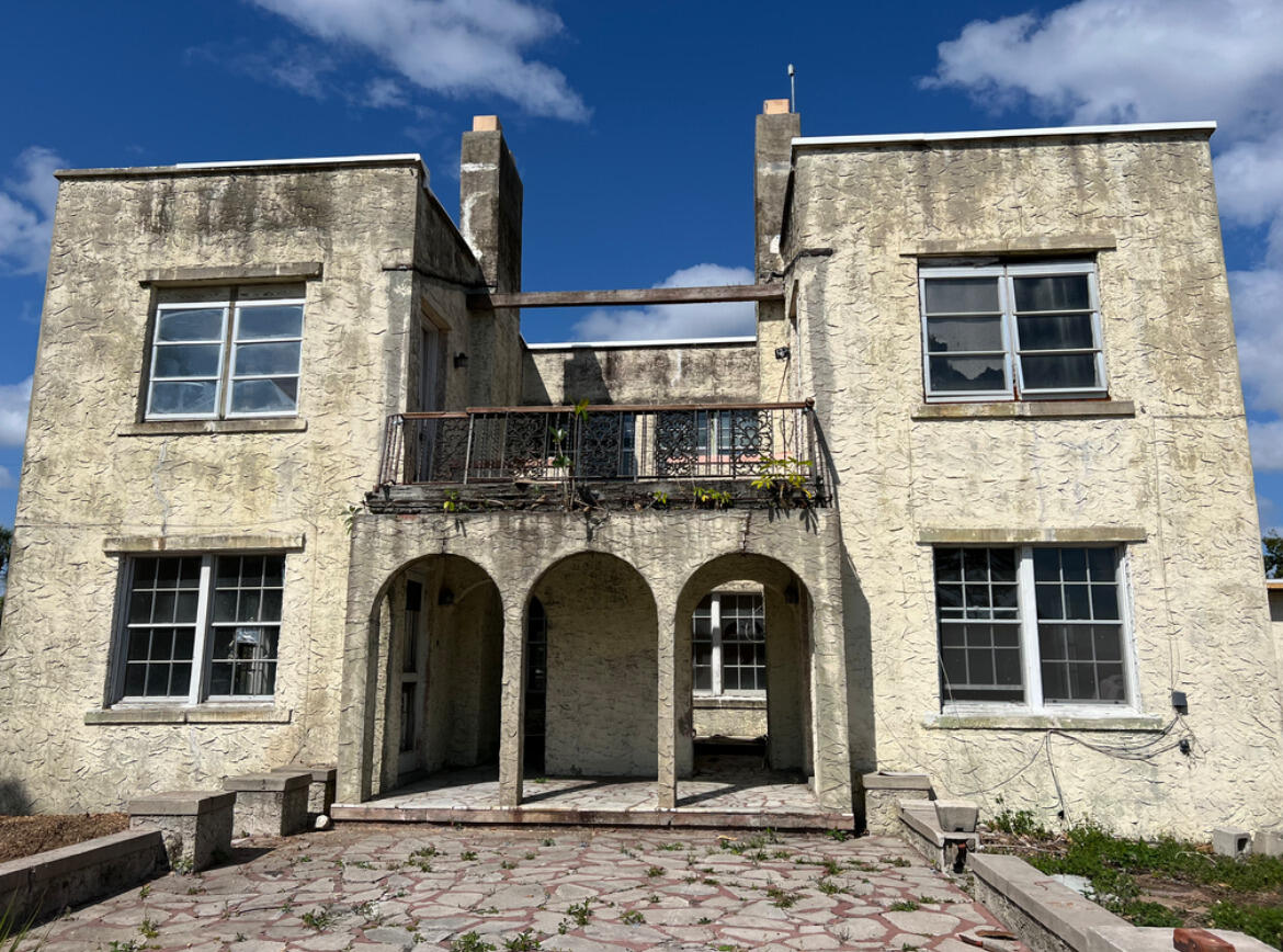 a view of building with door and windows