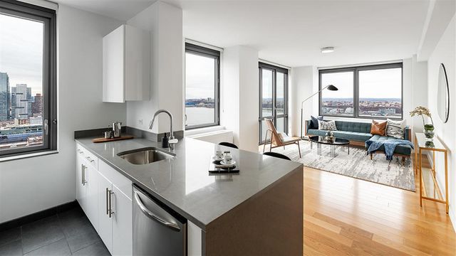 $5,010 | 606 West 57th Street, Unit 2703 | Hell's Kitchen