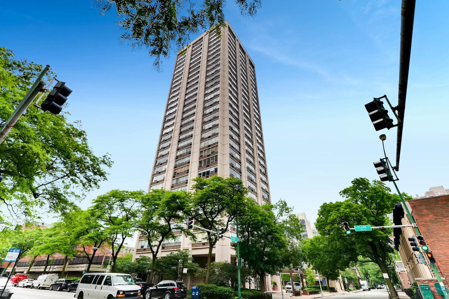 70 West Burton Place Unit 2208 Chicago IL 60610 Compass