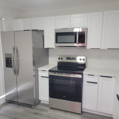 $2,100 | 2740 South Oakland Forest Drive, Unit 1205 | Oakland Shores