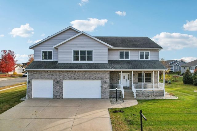 $699,000 | 2001 Fullerton Drive | Prairie du Sac