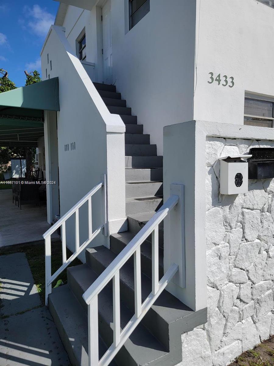 a view of entryway and hall