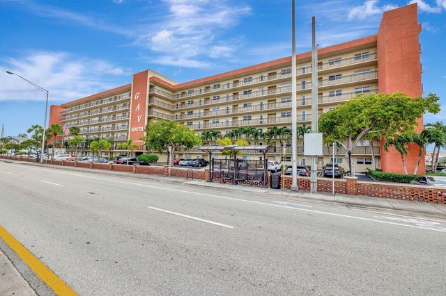 $3,250 | 2350 Northeast 14th Street Causeway, Unit 701 | Avalon Harbor