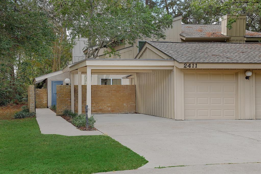 front view of house with a yard