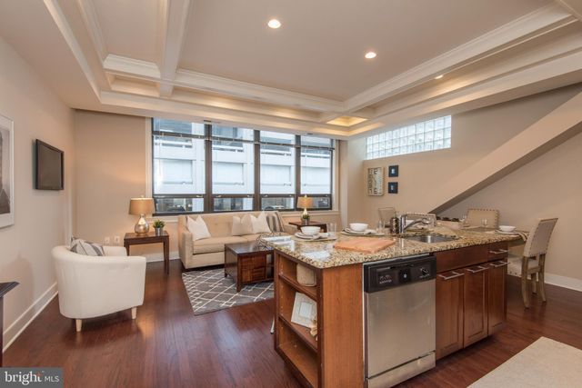 $2,765 | 1503 Locust Street, Unit 204 | Rittenhouse Square