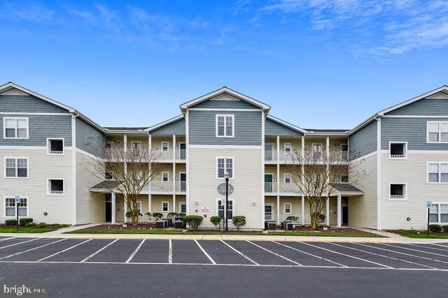 $2,000 | 33130 North Village Loop, Unit 3304