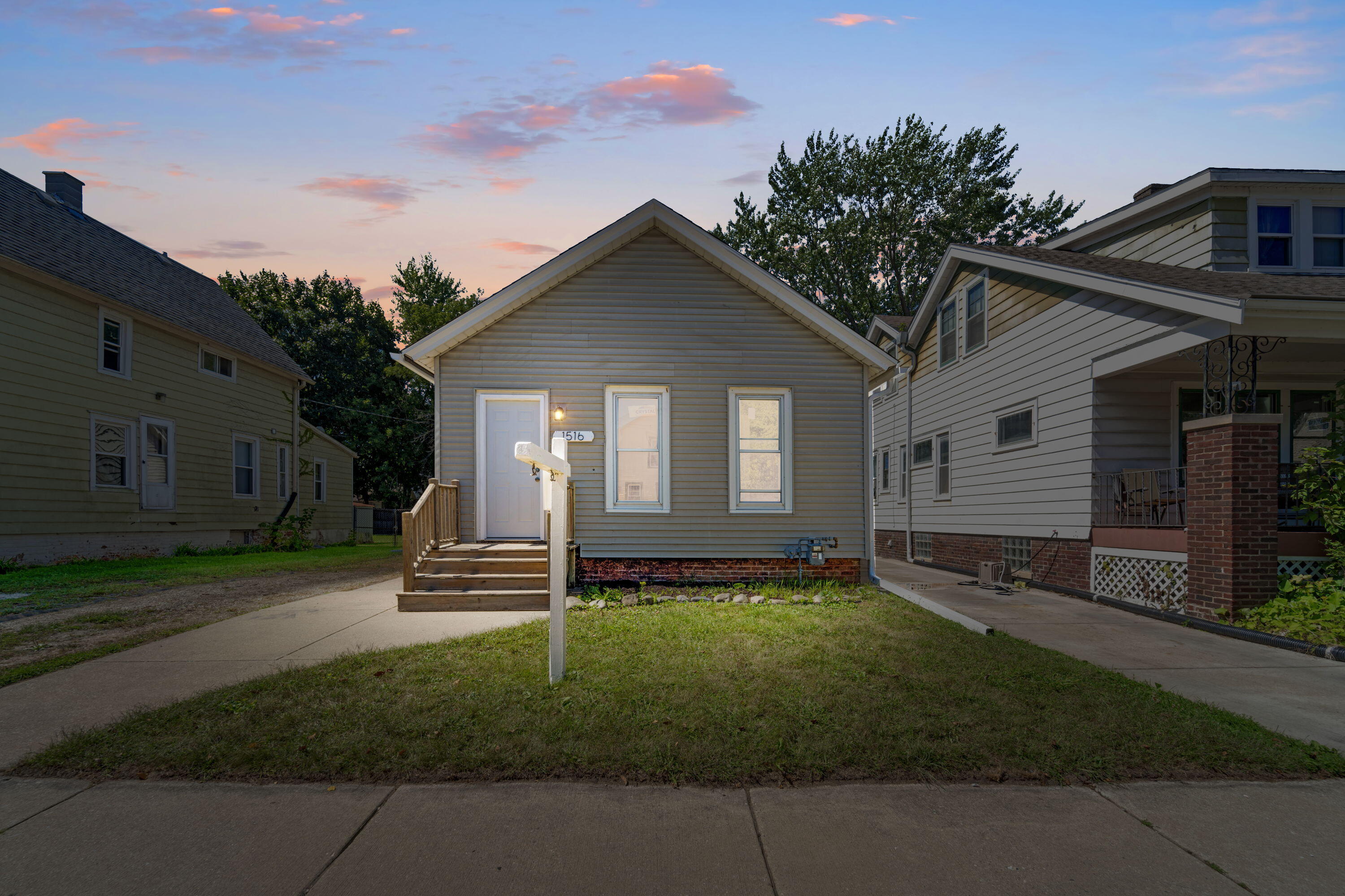 Front view of home