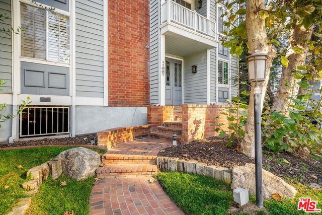 $939,000 | 11667 Gorham Avenue, Unit 103 | Brentwood