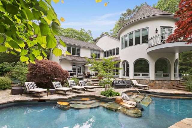 $7,499,000 | 112 Georgica Close Road | East Hampton Village