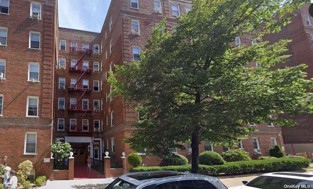 $2,300 | 63-89 Saunders Street | Rego Park