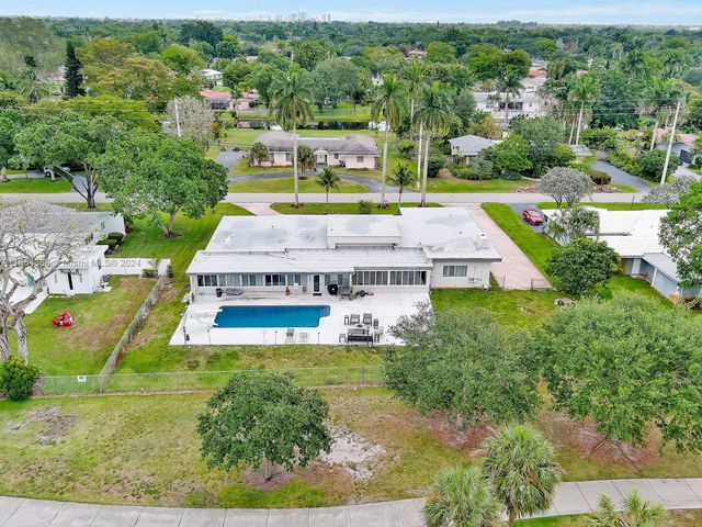 $1,999,000 | 621 East Tropical Way | Peters Road