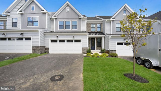 $844,000 | 14 Mill Creek Drive | Doylestown Township - Bucks County