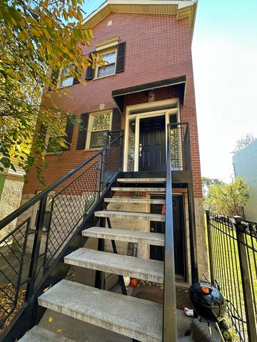 $2,200 | 2807 West Jackson Boulevard, Unit 2 | East Garfield Park