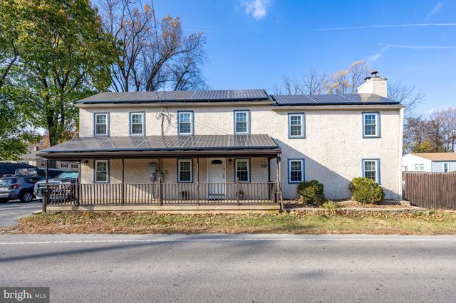 $575,000 | 1237 West King Road | East Whiteland Township - Chester County